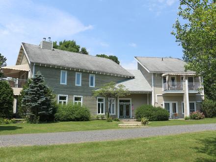 Cottage Rental - Central Québec - Au Domaine William Wentworth - photos